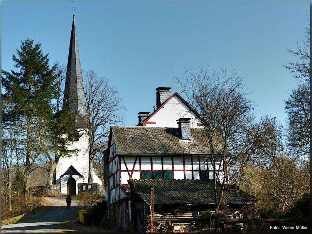 Alte Schule Kirmutscheid Villa Musch Kültér fotó